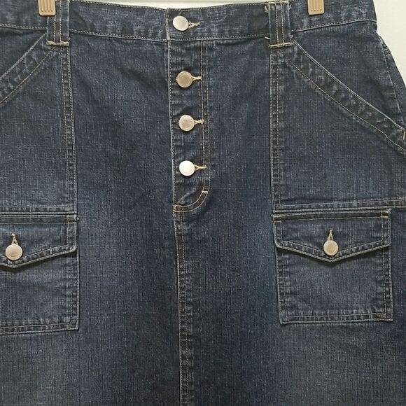 Denim skirt, size 12. 100% cotton. - Picture 2 of 6